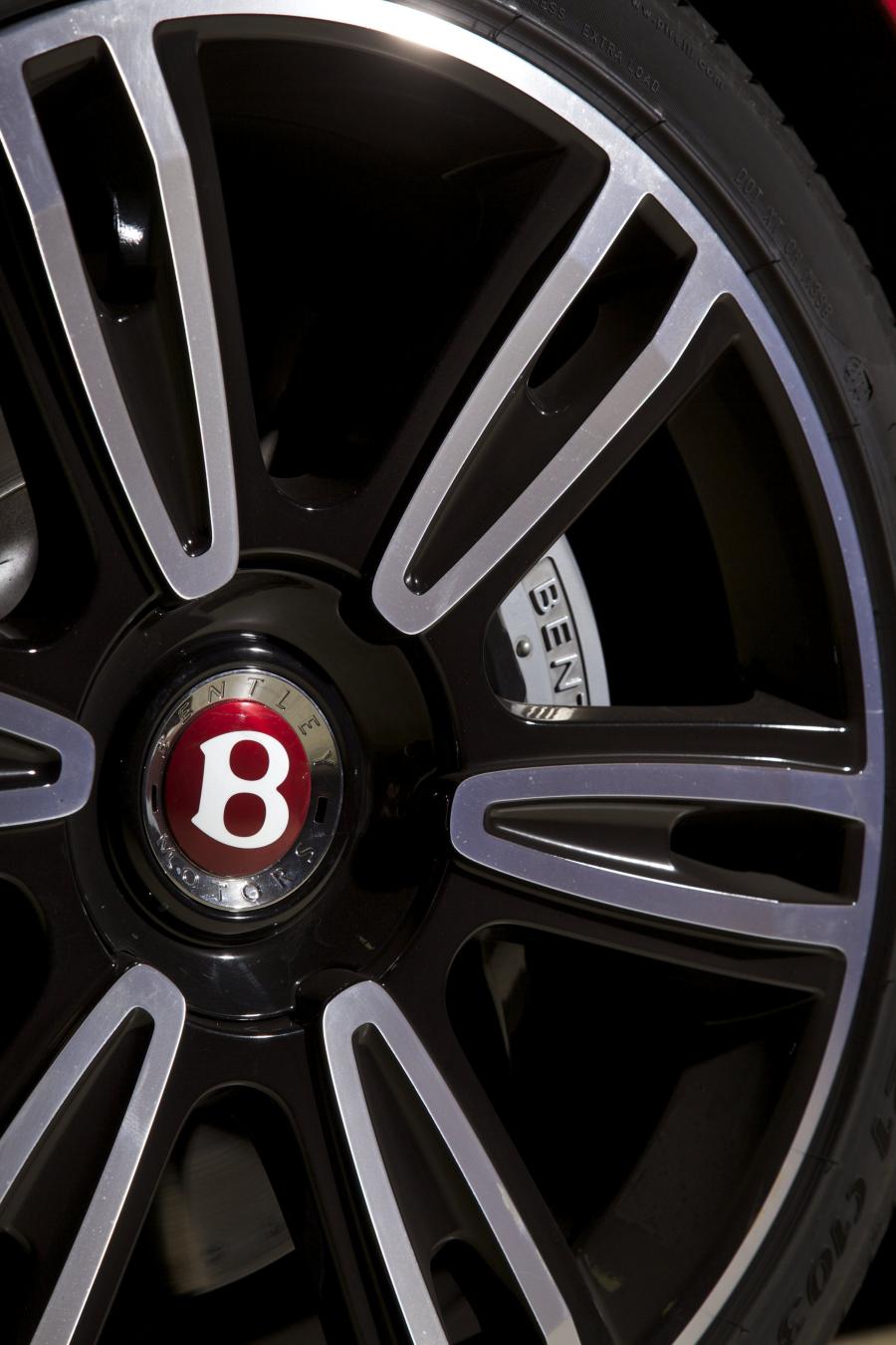  Bentley Continental GT V8 2012 года  (фото 16 из 104)